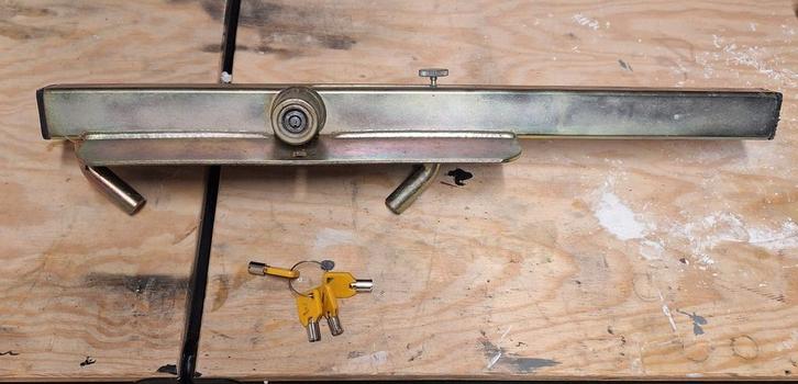 Wielklem - Beveilig uw voertuig!, Auto diversen, Anti-diefstal, Gebruikt, Ophalen