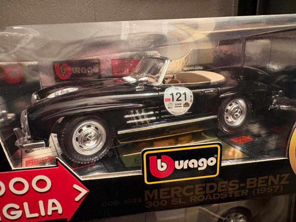 Mercedes 300. Cabrio.      Burago, Ophalen of Verzenden, Zo goed als nieuw, Bburago