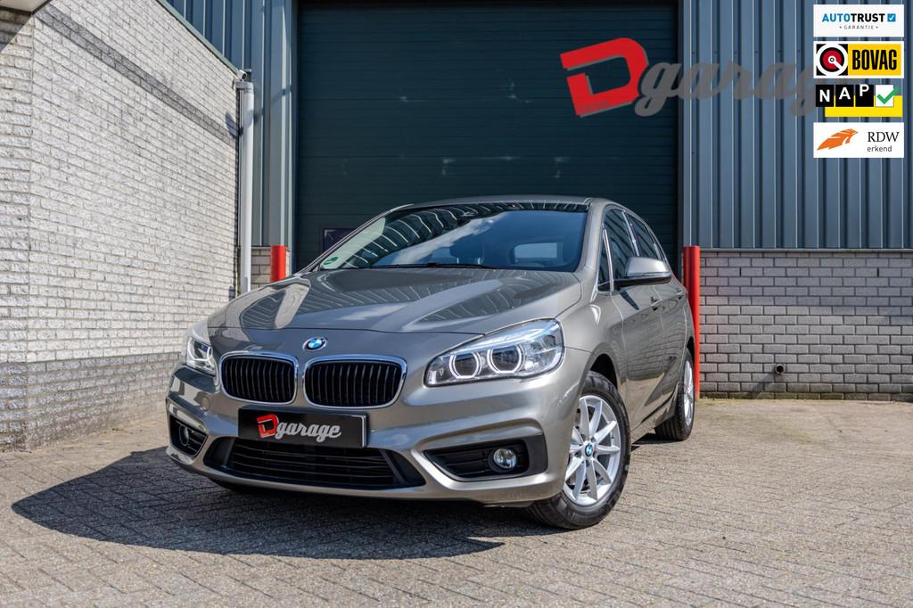 BMW 2-serie Active Tourer 218i Centennial Executive, Auto's, BMW, 1345 kg, Gebruikt, Lichtsensor, Origineel Nederlands