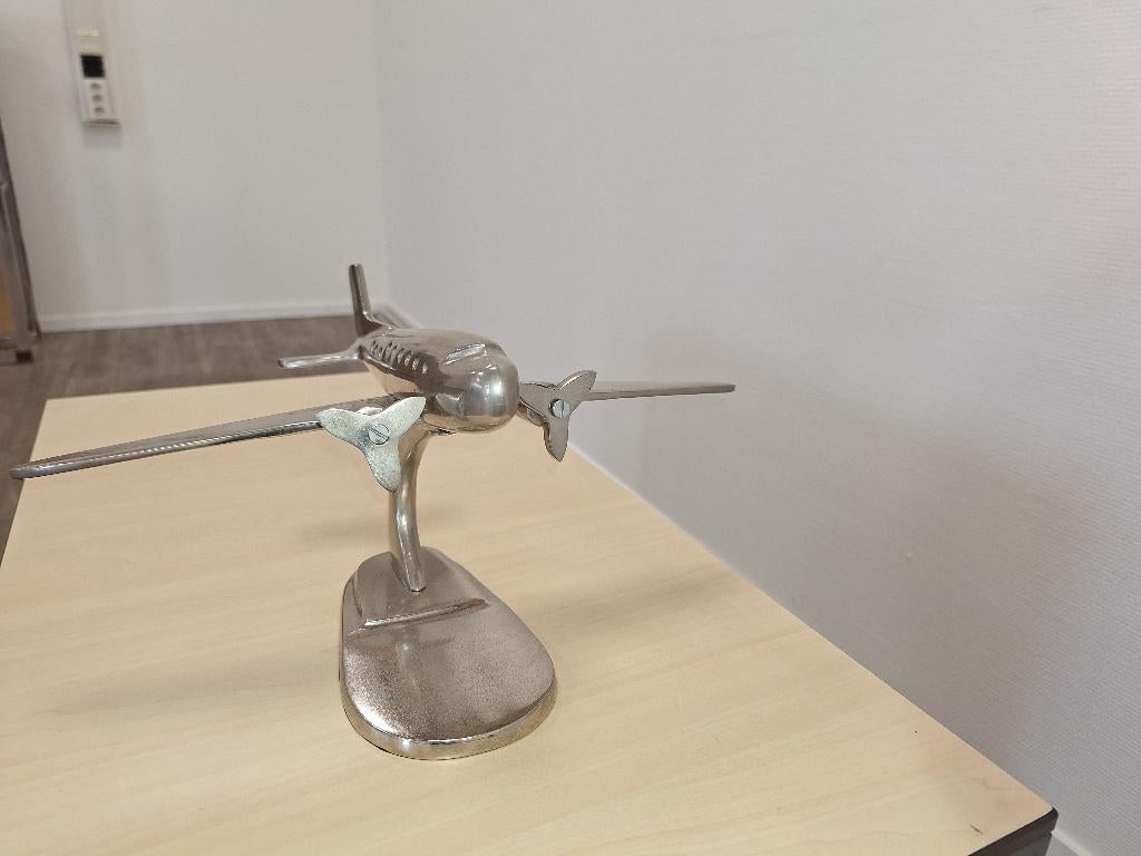 Model vliegtuig, Ophalen, Zo goed als nieuw