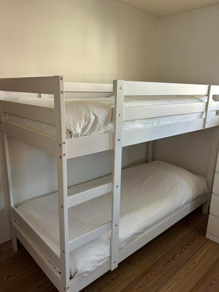 IKEA Stapelbed met nieuwe matrassen - Knokke, Huis en Inrichting, Slaapkamer | Stapelbedden en Hoogslapers, Nieuw, Stapelbed, 90 cm