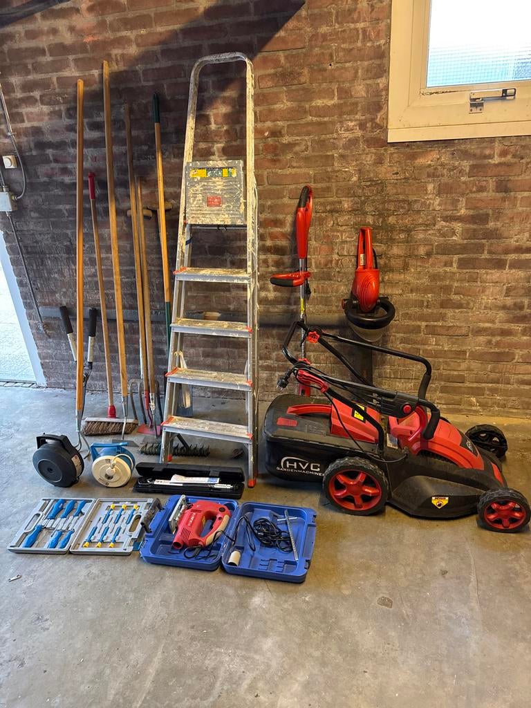 Tuingereedschap, grasmachine, kantjesmaaier en heggenschaar, Ophalen, Gebruikt