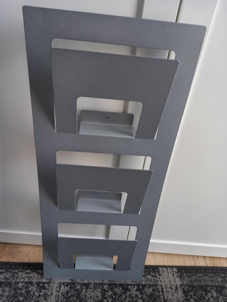 Ikea tijdschriften rek, Huis en Inrichting, Woonaccessoires | Krantenbakken en Lectuurbakken, Ophalen, Zo goed als nieuw
