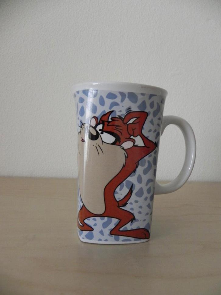 Looney Tunes mok beker uit 2000, Verzamelen, Stripfiguren, Zo goed als nieuw, Gebruiksvoorwerp, Looney Tunes, Ophalen