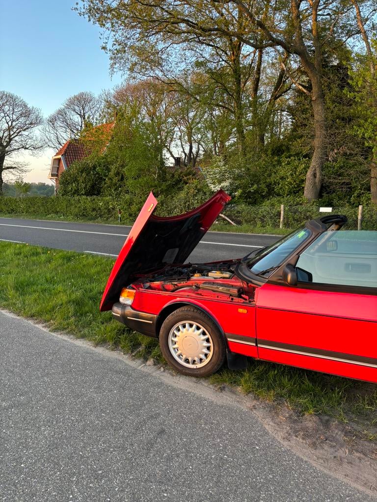 Saab 900
