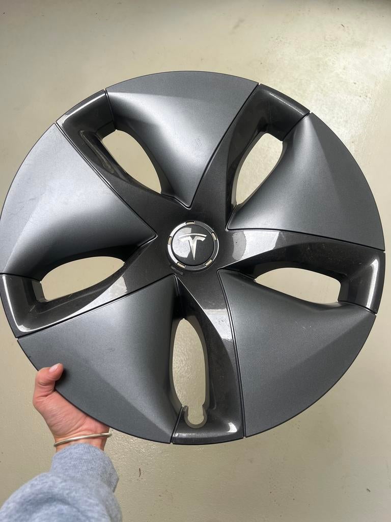 Tesla wieldoppen 2 stuks, Auto diversen, Wieldoppen, Ophalen of Verzenden, Gebruikt