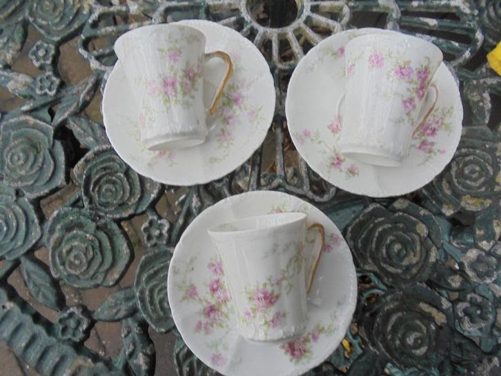 3 x antieke hoge koffiekop en schotels Limoges roze bloempje, Antiek en Kunst, Antiek | Servies los, Ophalen of Verzenden