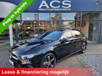 Mercedes-Benz A-Klasse 250 e | AMG | 2022 | Ambient light |, Auto's, Mercedes-Benz, Gebruikt, Zwart, 4 cilinders, Parkeersensor