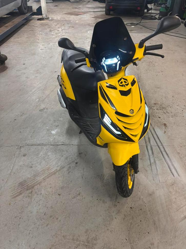 Piaggio zip 2000 70cc, Fietsen en Brommers, Scooters | Piaggio, Zo goed als nieuw, Zip, Tweetakt, Ophalen