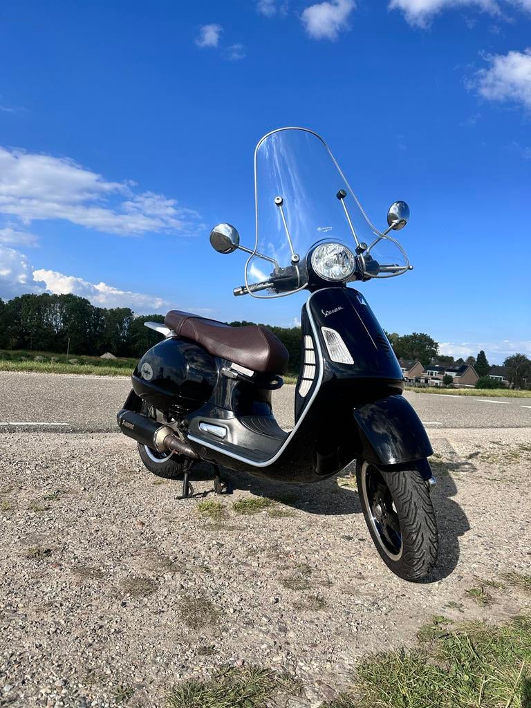 Vespa GT 200 - Klassieke Scooter met Windscherm, Motoren, Motoren | Piaggio, Particulier, Scooter, 1 cilinder, Sportuitlaat, Automaat