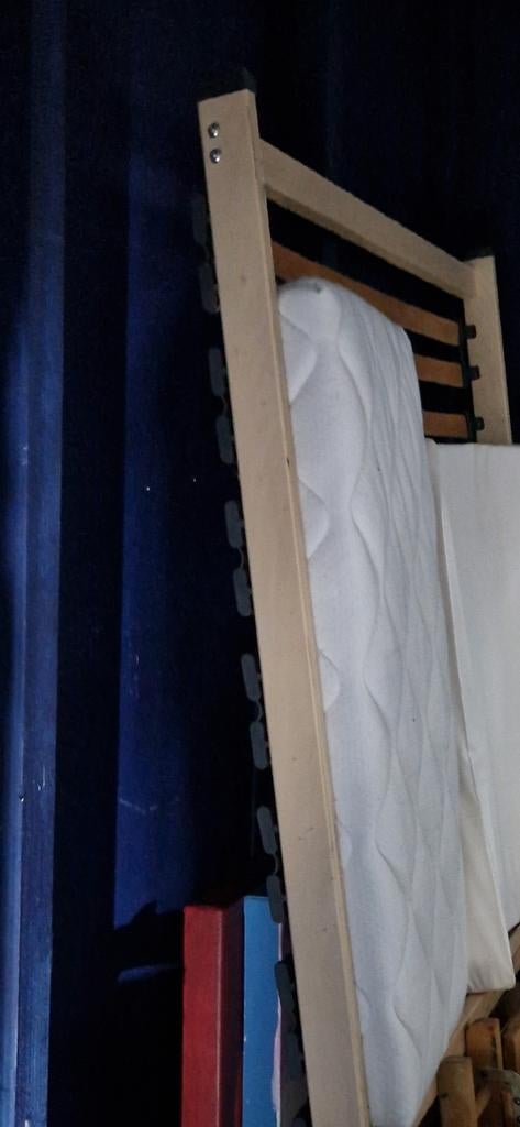 Bedbodem met matras, Huis en Inrichting, Ophalen of Verzenden, Eenpersoons, Hout, 90 cm
