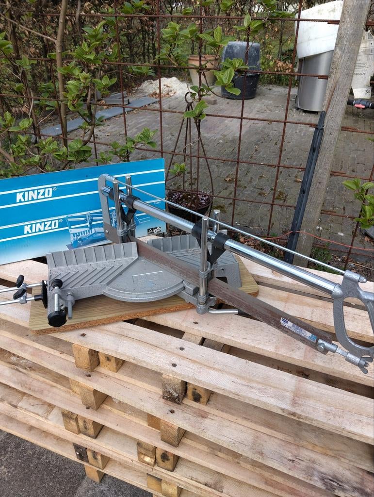 Verstekzaag, Ophalen