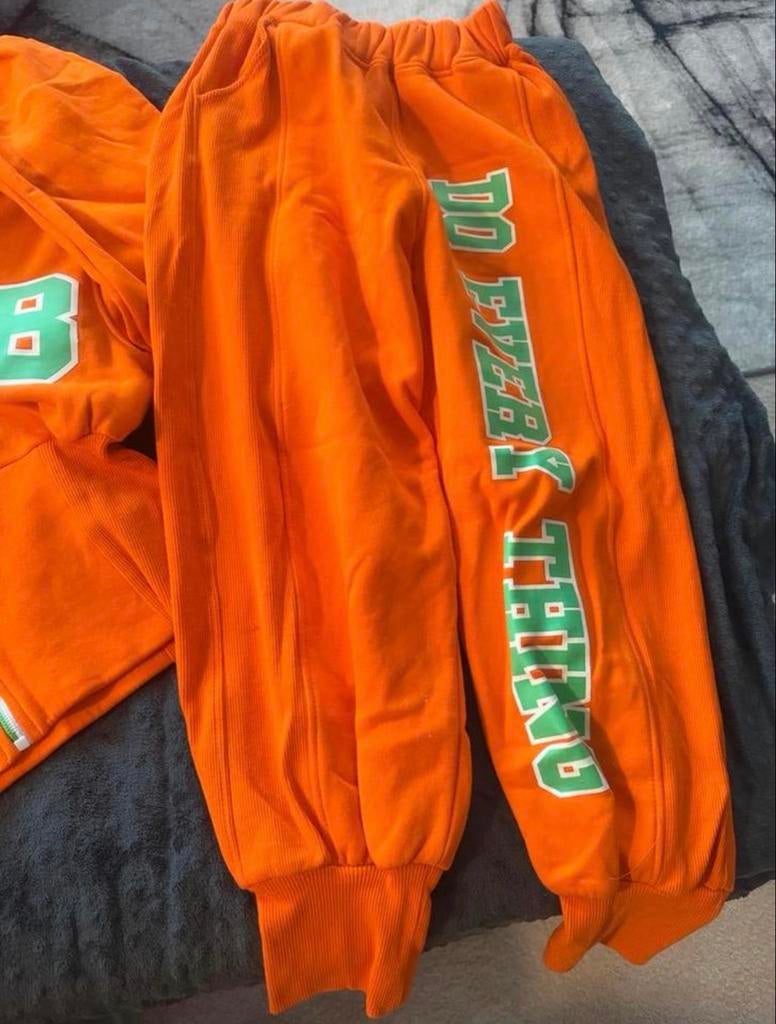 Oranje trainingspak met capuchon en broek, Maat 38/40 (M), Oranje, Ophalen of Verzenden, Zo goed als nieuw