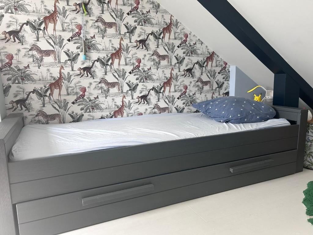Bed WOOOD type Dennis Betongrijs  219x95x53, Ophalen, Gebruikt, 90 cm, Eenpersoons