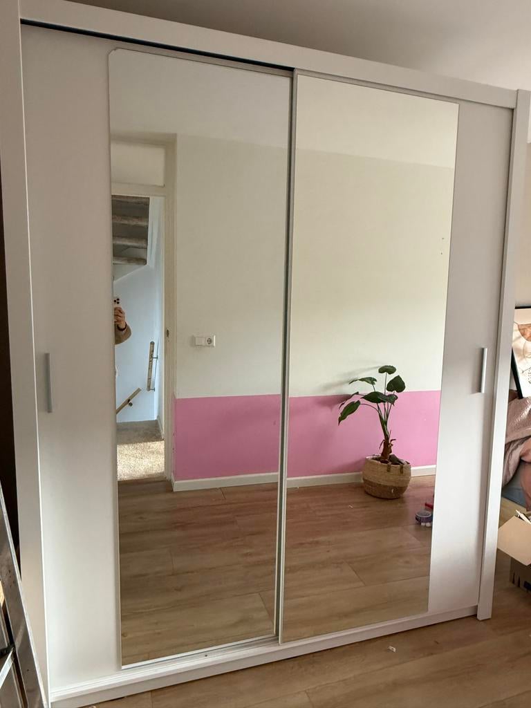 Witte kledingkast met spiegel schuifdeuren, Ophalen, Gebruikt, 100 tot 150 cm, 200 cm of meer