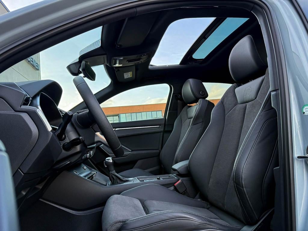 Audi Q3 Sportback 45TFSI e 245pk S-Tronic Competition S Edit, Gebruikt, Hybride Elektrisch/Benzine, SUV of Terreinwagen, Zilver of Grijs