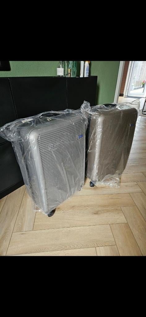 Koffers bagage reiskoffers nieuw, Ophalen of Verzenden, Nieuw, Hard kunststof, 70 cm of meer