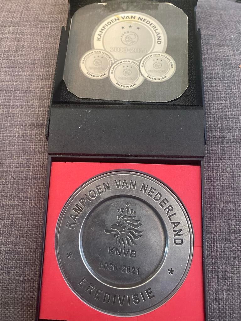 Miniatuur kampioenschaal 2020-2021 KNVB Eredivisie, Verzamelen, Sportartikelen en Voetbal, Ophalen, Zo goed als nieuw, Overige binnenlandse clubs