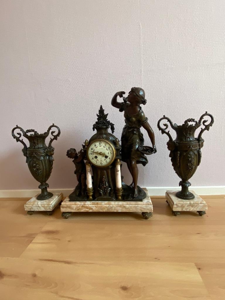 prachtig antiek klokkenstel, Ophalen