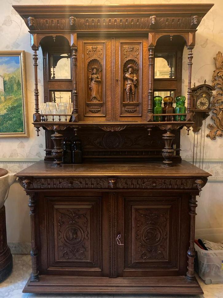 Prachtige Mechelse kast met gedetailleerd houtsnijwerk, Antiek en Kunst, Antiek | Meubels | Kasten, Ophalen