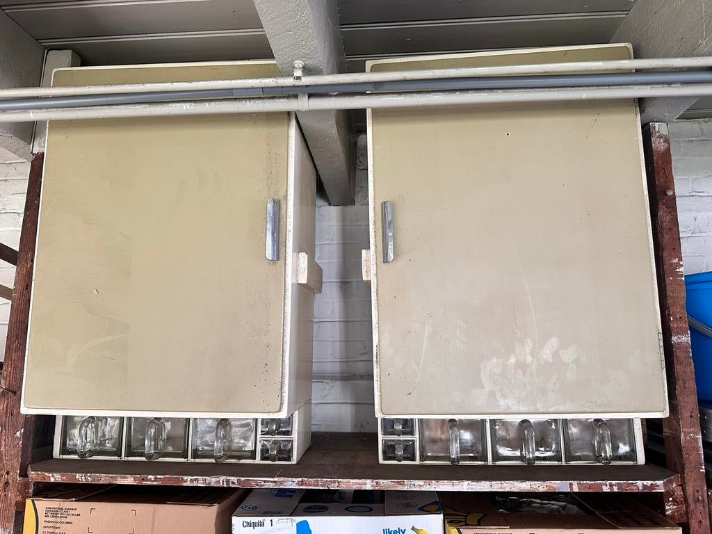 Piet zwart Vintage kruidenkastjes met glazen bakjes, Antiek en Kunst, Antiek | Keukenbenodigdheden, Ophalen of Verzenden