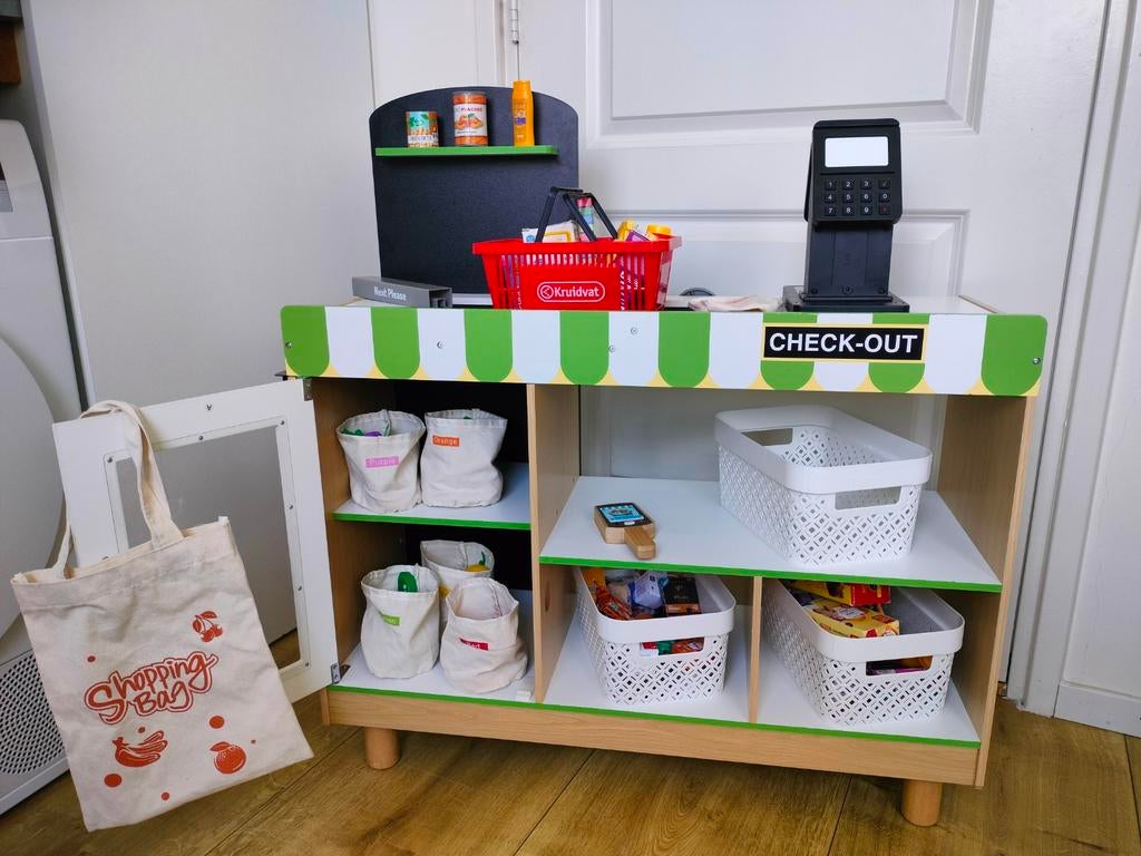 Houten speelgoedwinkel met veel accessoires, Ophalen, Zo goed als nieuw, Jongen of Meisje