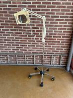 Loeplamp op standaard met wieltjes, Ophalen, Gebruikt, Loeplamp