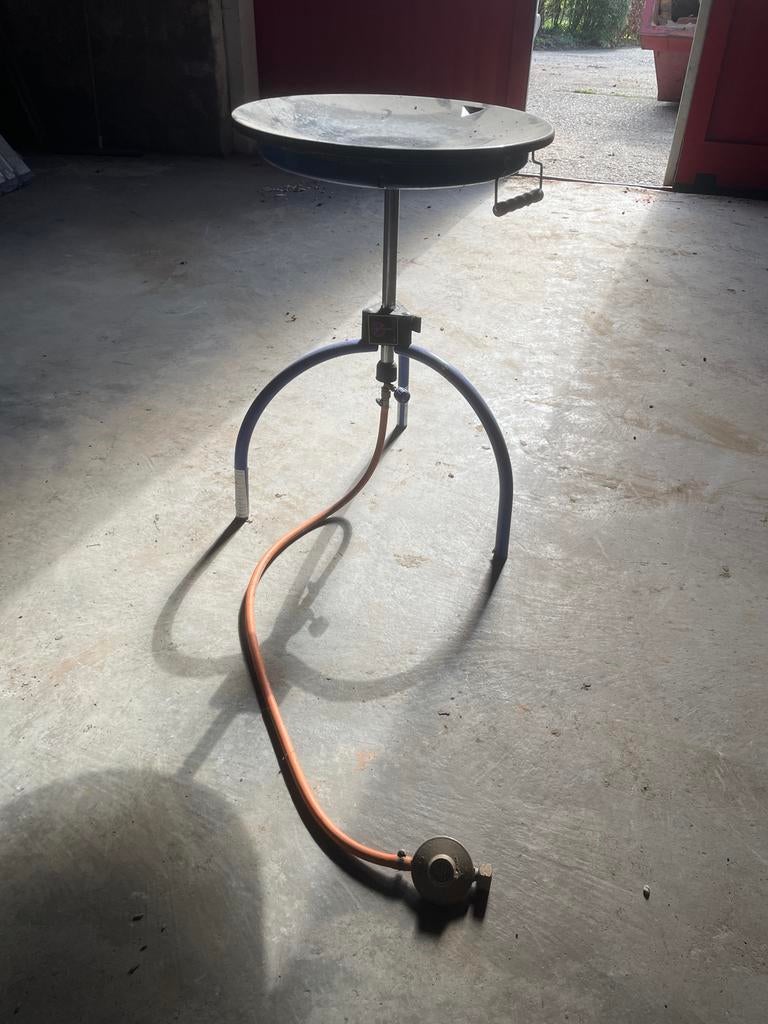 Skottelbraai op gas met regelaar, Ophalen, Gebruikt, Met accessoires