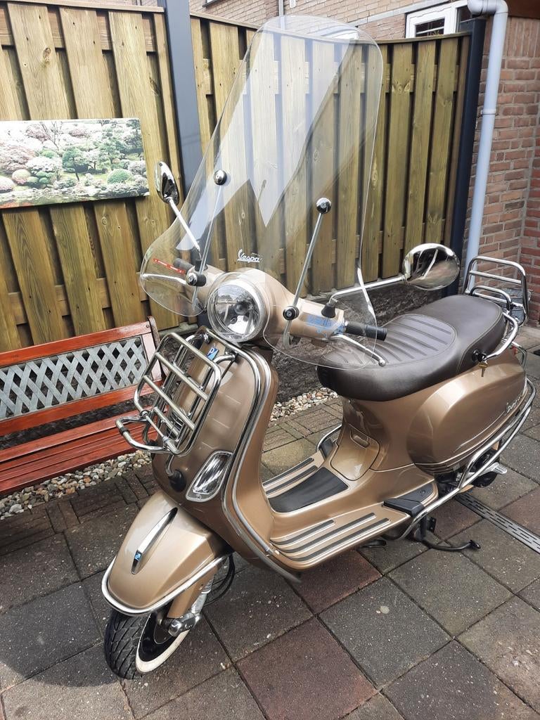 Vespa scooter als nieuw - recent nieuwe banden en accu, Ophalen of Verzenden