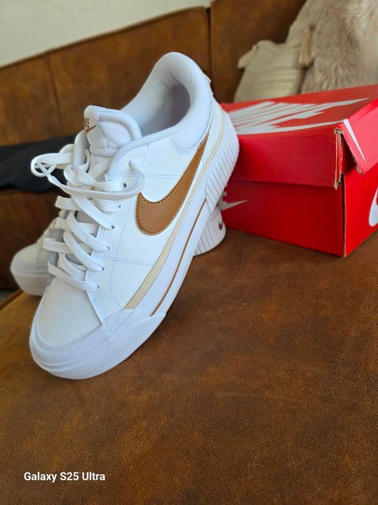 Nieuwe Nike court, Ophalen, Nieuw