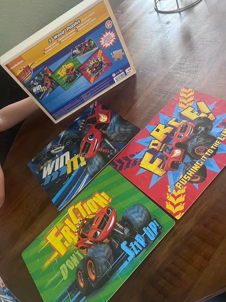 Blaze puzzels 3 stuks, Ophalen, Zo goed als nieuw