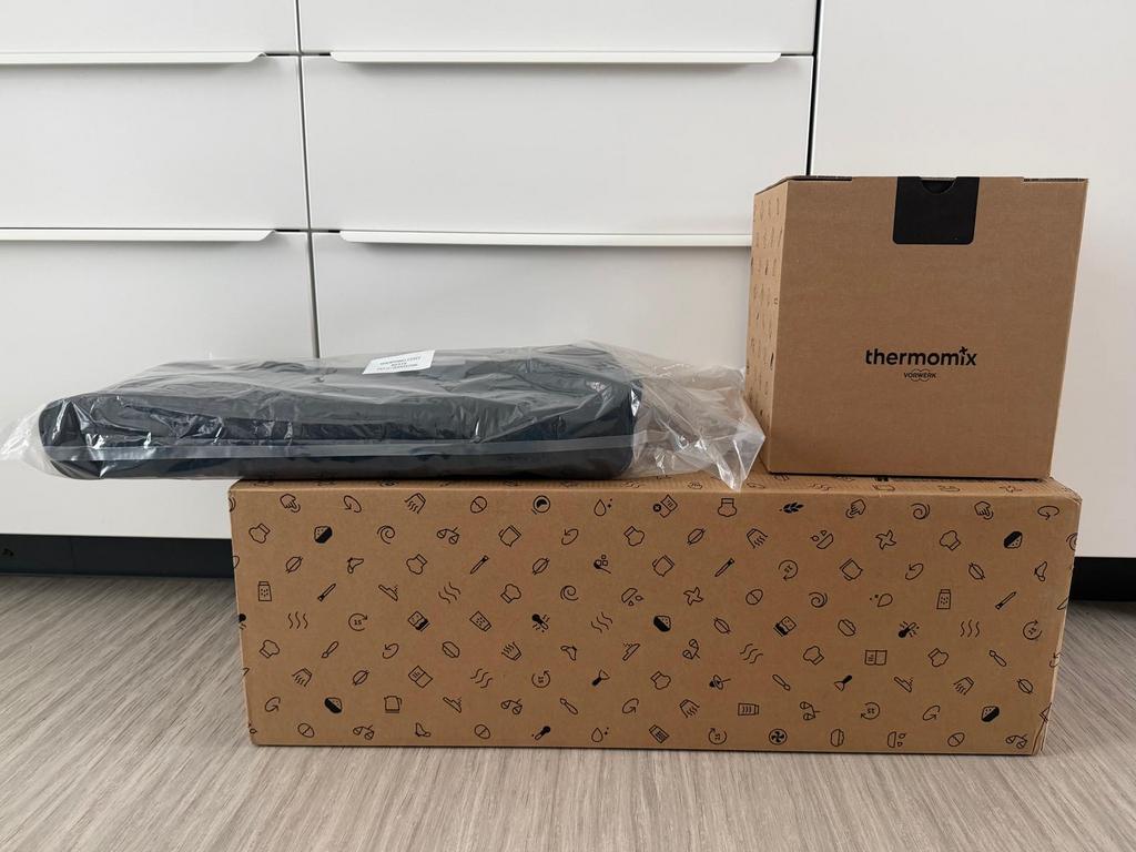 Thermomix TM7 met Cutter+ en reistas, Ophalen, Nieuw, 3 snelheden of meer, 2 tot 3 liter