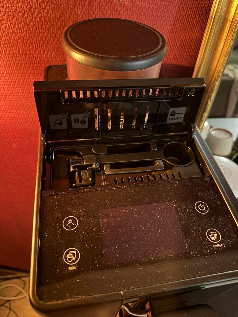 DeLonghi Rivelia koffiemachine + melkreservoir, Ophalen, Afneembaar waterreservoir, Koffiemachine, Koffiebonen