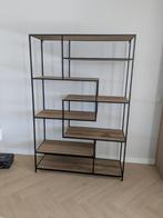 Als nieuw: Vakkenkast zwart metaal met houten planken, Met plank(en), Zo goed als nieuw, Minder dan 150 cm, 150 tot 200 cm