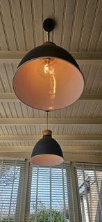 2 mooie grote betonlook hanglampen met hout, Ophalen of Verzenden, Zo goed als nieuw, Overige materialen, Minder dan 50 cm