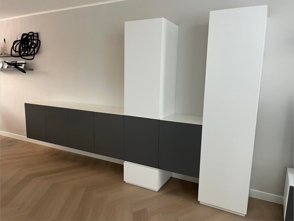 Grote wand kast, Ophalen of Verzenden, Zo goed als nieuw, 25 tot 50 cm