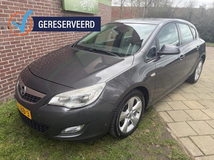 Opel Astra 1.6 Edition*2010*Ecc|Cruise|Lmv|T-haak (bj 2010), Auto's, Opel, Bedrijf, Te koop, Astra, ABS, Airbags, Airconditioning