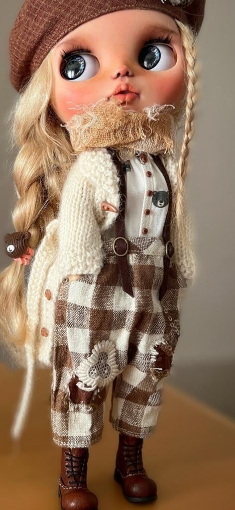 Prachtig en uniek broekje ( MisanitaCloset)instagram, Verzamelen, Poppen, Ophalen of Verzenden, Nieuw, Kleertjes