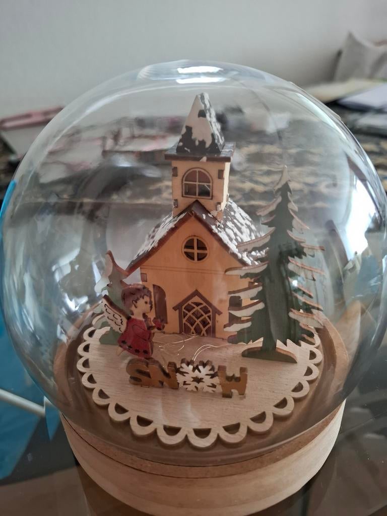 LEUKE KERST  BOL MET.LED VERLICHTING, Ophalen of Verzenden