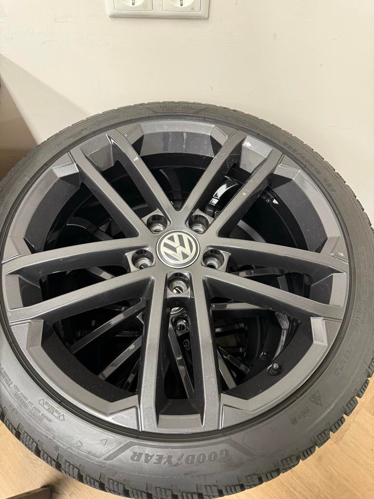 Winterset Volkswagen Golf 7-7.5 - Zo goed als nieuw, Auto-onderdelen, Banden en Velgen, 18 inch, Gebruikt, Banden en Velgen, Personenwagen