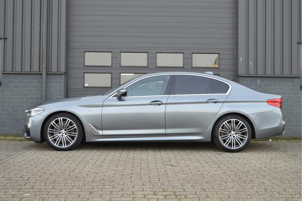 BMW 5 Serie 520i High Executive Edition | M-PAKKET | CAMERA, Auto's, Automaat, 1998 cc, Achterwielaandrijving, Gebruikt