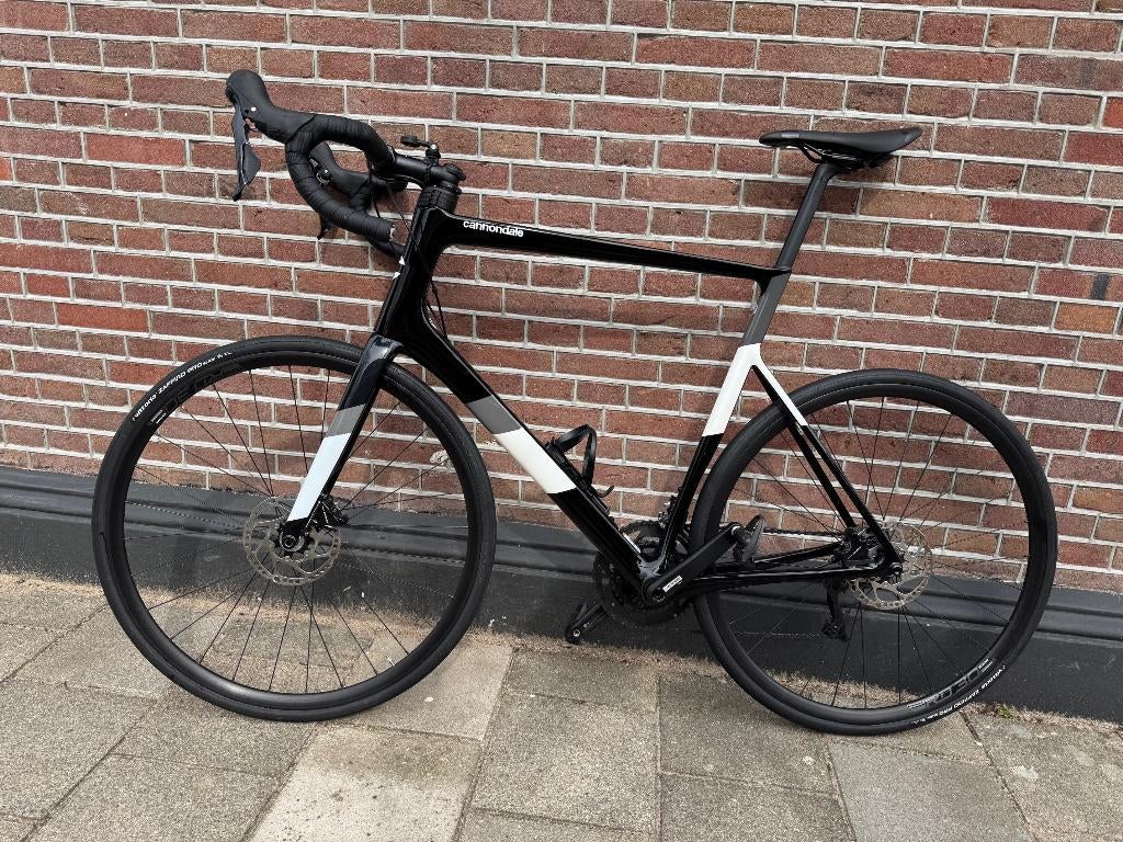 500 km oud - Cannondale SuperSix Evo Carbon Disc 105 62cm, Fietsen en Brommers, Fietsen | Racefietsen, Zo goed als nieuw, Heren
