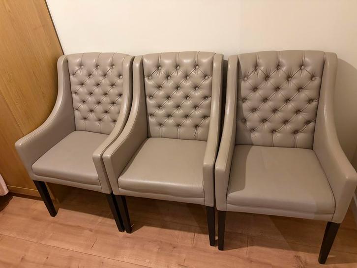 4x Goossens Pearl eetkamerstoel met capitons, Huis en Inrichting, Stoelen, Gebruikt, Vier, Leer, Overige kleuren, Ophalen