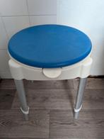 Badkamer stoel | rond ( blauw ), Huis en Inrichting, Badkamer | Badkamermeubels, Ophalen, Minder dan 50 cm, Overige typen, Zo goed als nieuw
