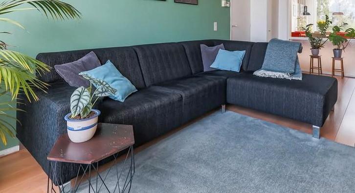 Gratis! Grote zwarte hoekbank, Huis en Inrichting, Banken | Bankstellen, Gebruikt, Vierpersoons of meer, Ophalen
