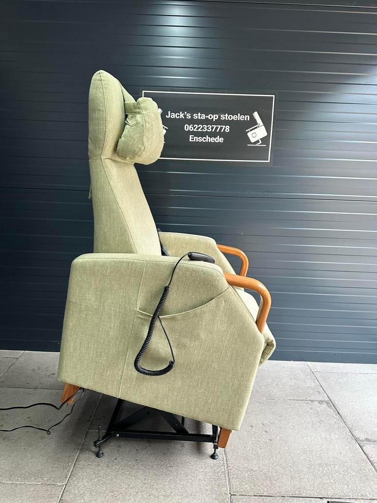 Sta op stoel merk fitform, Huis en Inrichting, Fauteuils, Minder dan 75 cm, Ophalen of Verzenden, Zo goed als nieuw, Stof