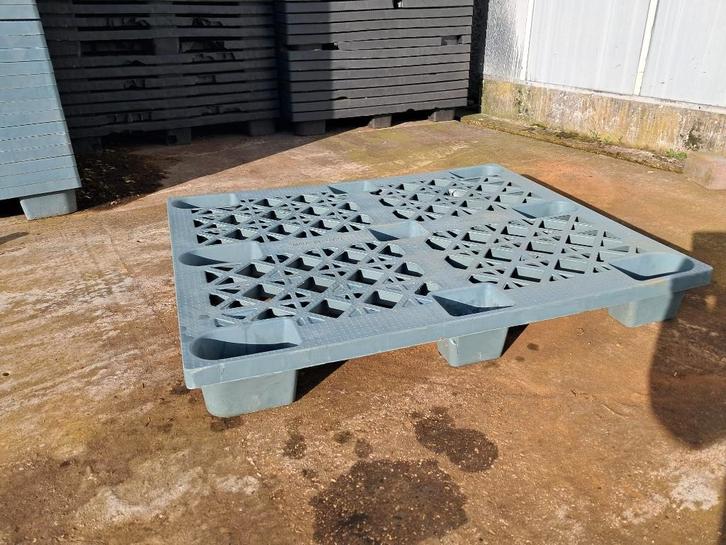 Kunststof pallets 1.20 x 1.00 € 6, Doe-het-zelf en Verbouw, Platen en Panelen, Zo goed als nieuw, Overige materialen, Ophalen