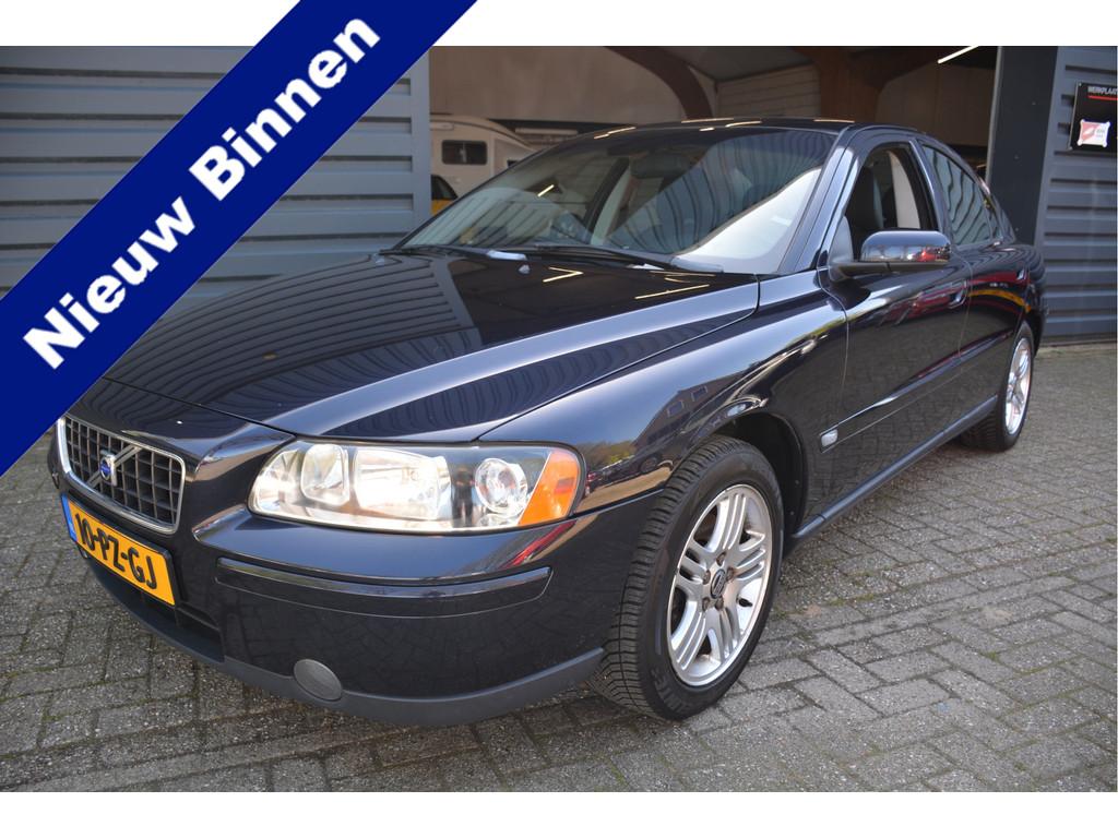 Volvo S60 2.4 Kinetic Trekhaak Clima (bj 2005), Auto's, Volvo, Voorwielaandrijving, Open dak, Gebruikt, Zwart