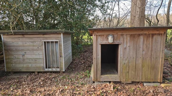 2 degelijke hondenhokken, dubbelwandig, Dieren en Toebehoren, Hondenhokken, 110 cm of meer, Ophalen