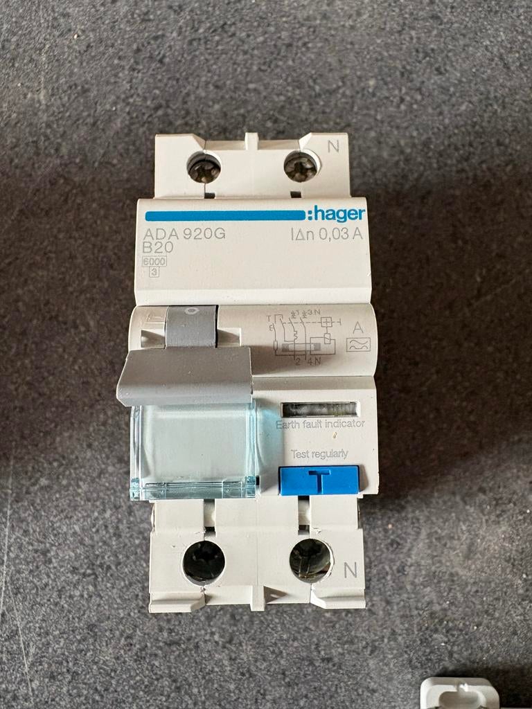 Hager ADA920G aardlekschakelaar, Ophalen of Verzenden, Zo goed als nieuw, Overige typen